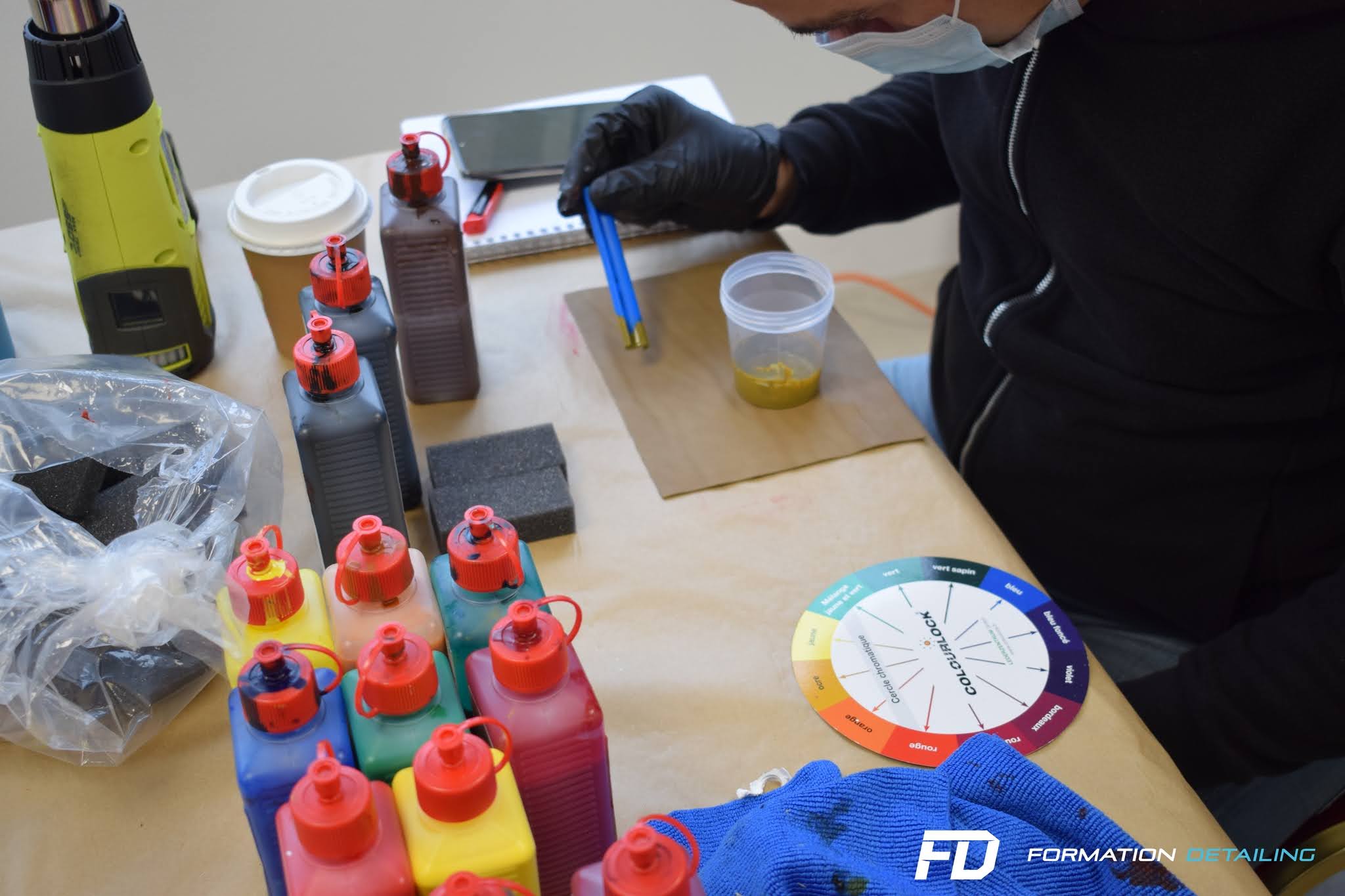 Comment-apprendre-a-renover-le-cuir-automobile-Colourlock