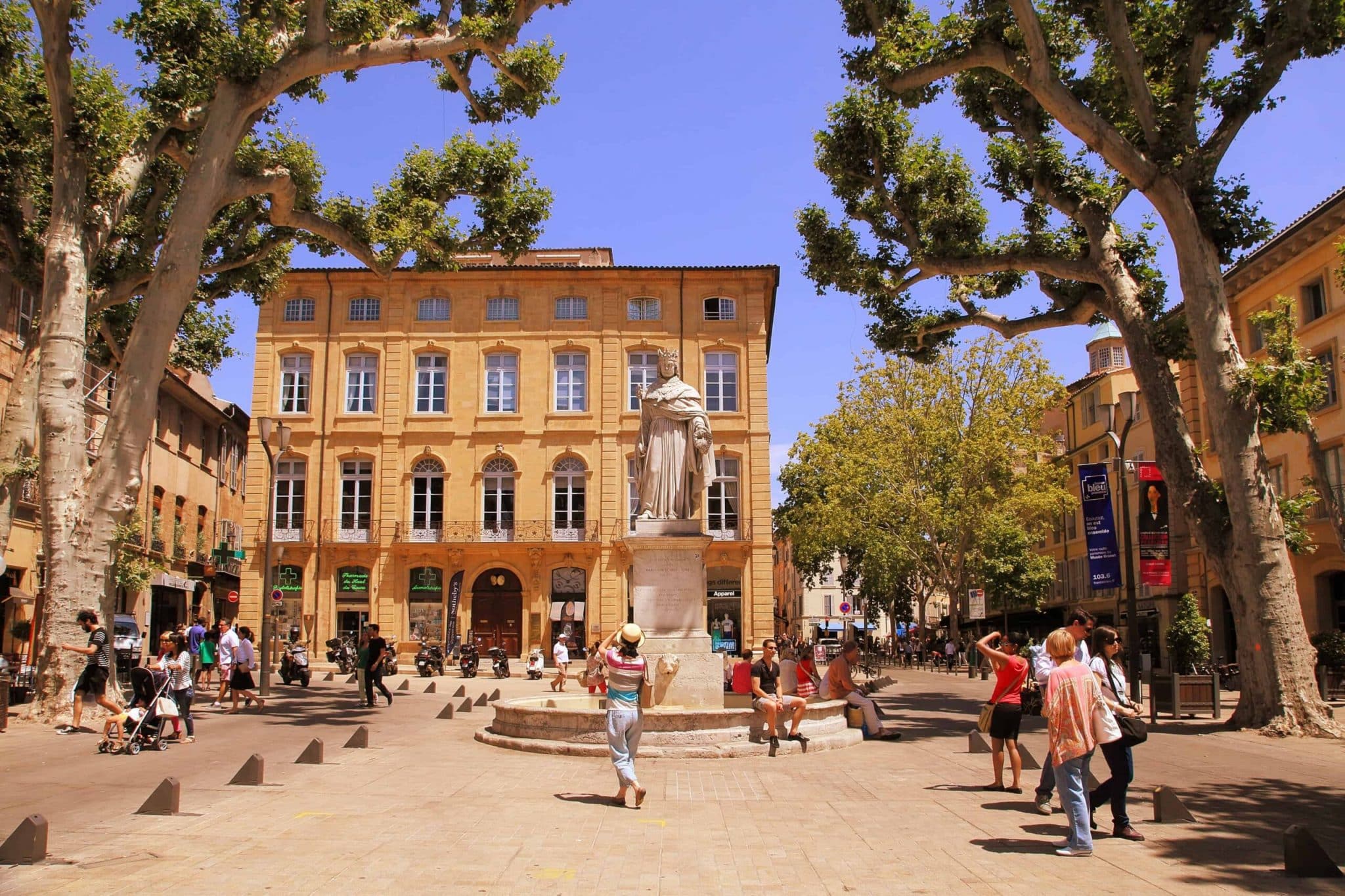 Place avec fontaine et statue du Roi René, Cours Mirabeau, Aix-en-Provence